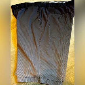 Greg Norman size 32 golf shorts